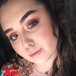 Meet your Posher, Jasmin